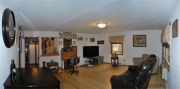 127 Round Hill Road, Unit 127 Northampton, MA 01060 - Photo 3 of 11 Gallery Image 3