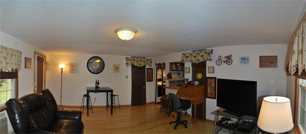127 Round Hill Road, Unit 127 Northampton, MA 01060 - Photo 5 of 11 Gallery Image 5