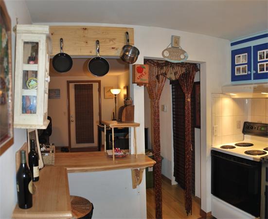 127 Round Hill Road, Unit 127 Northampton, MA 01060 - Photo 6 of 11 Gallery Image 6