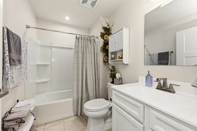 $415,000 | 4814 East Millbrook Circle, Yorkville, IL 60560