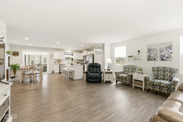 $415,000 | 4814 East Millbrook Circle, Yorkville, IL 60560