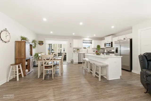 $415,000 | 4814 East Millbrook Circle, Yorkville, IL 60560