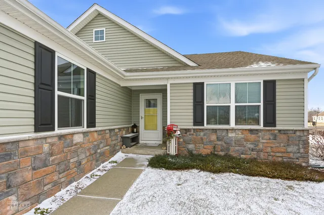 $415,000 | 4814 East Millbrook Circle, Yorkville, IL 60560