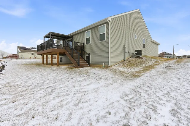 $415,000 | 4814 East Millbrook Circle, Yorkville, IL 60560