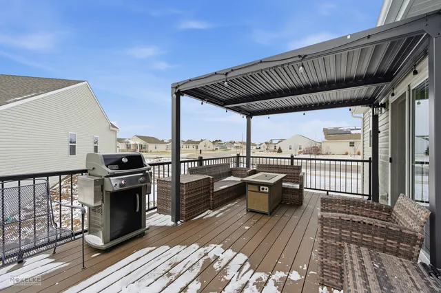 $415,000 | 4814 East Millbrook Circle, Yorkville, IL 60560