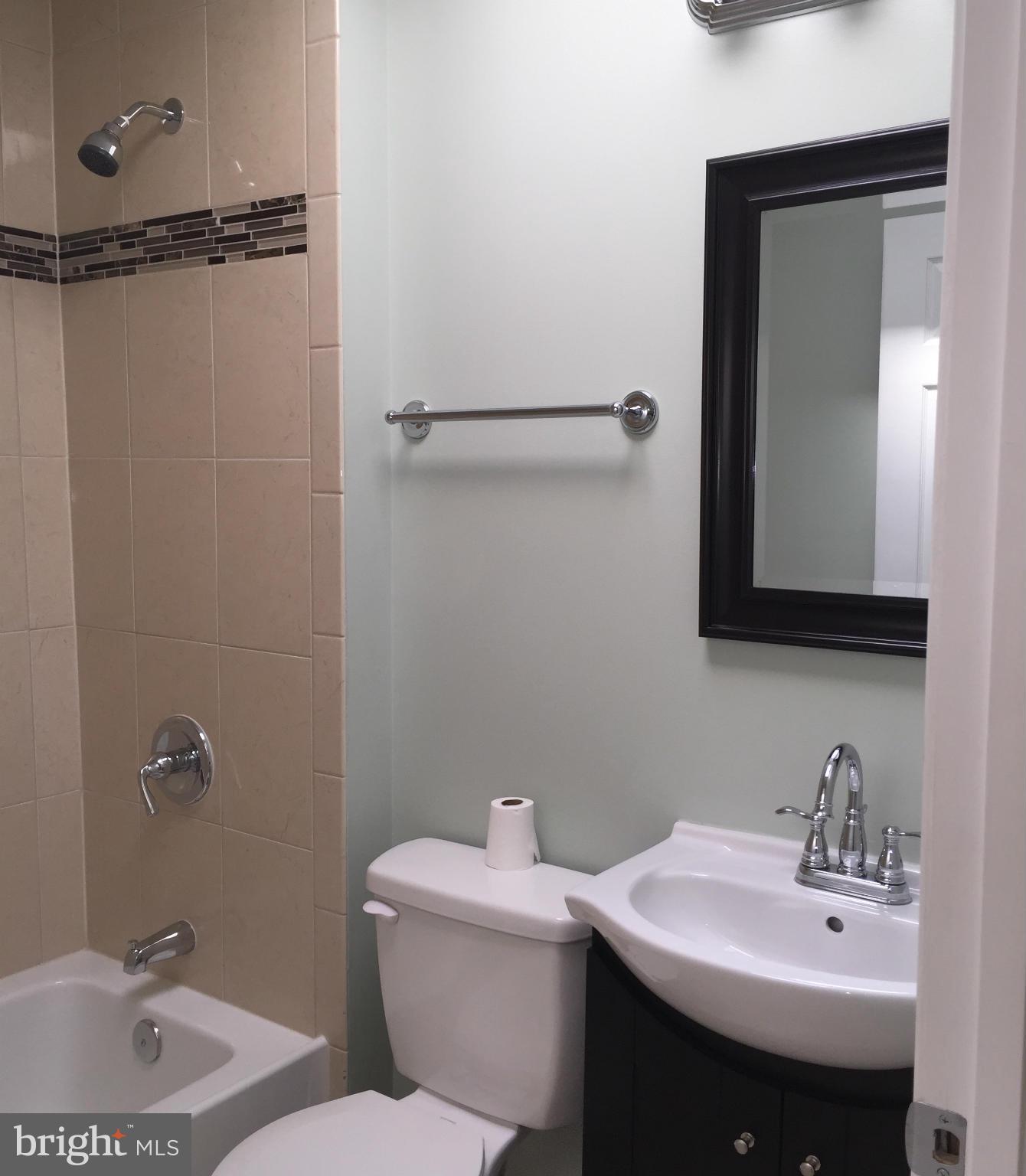 1231 Church Street Baltimore, MD 21225 - Photo 17 of 30 Bath