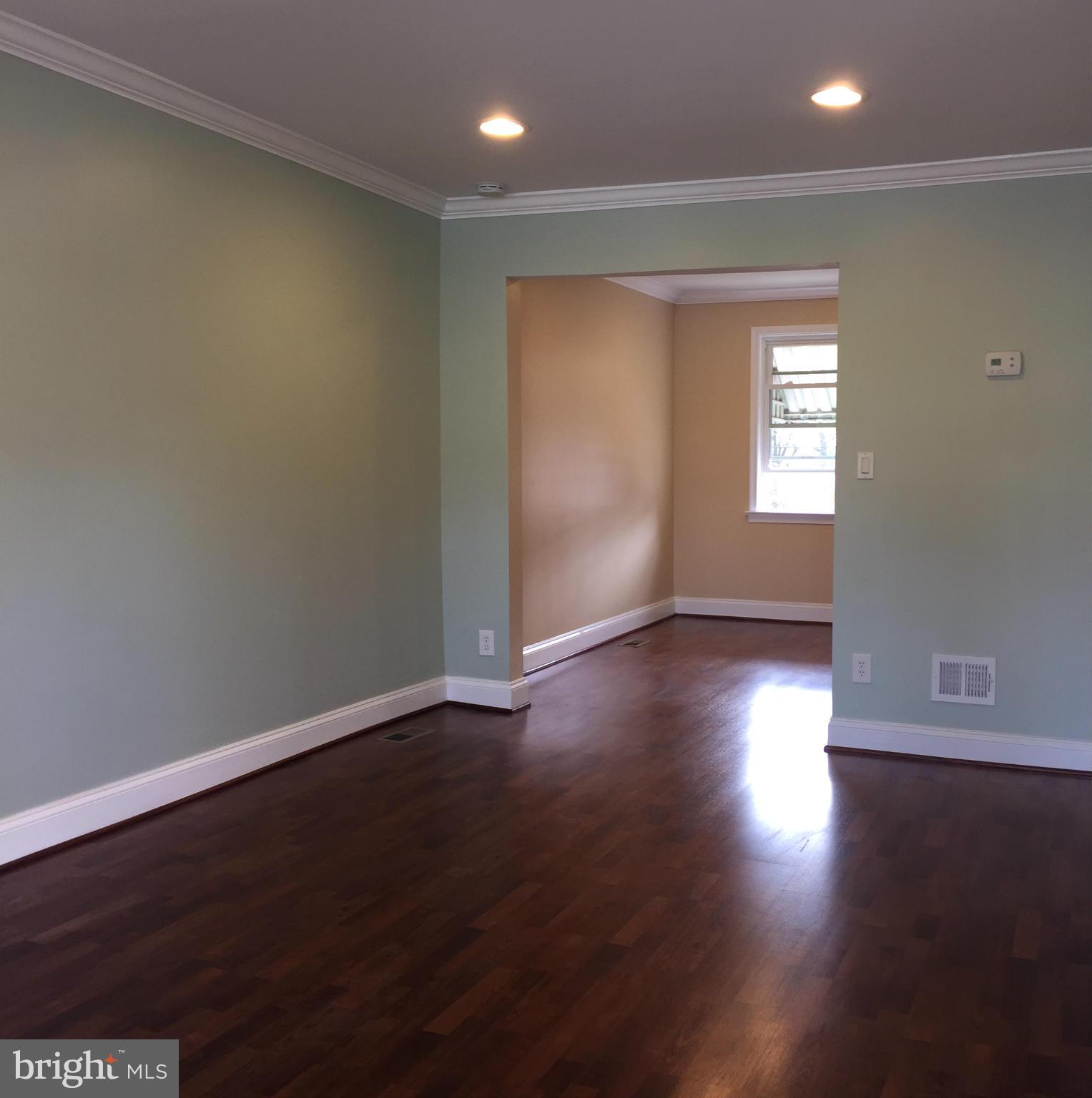 1231 Church Street Baltimore, MD 21225 - Photo 5 of 30 Living Room