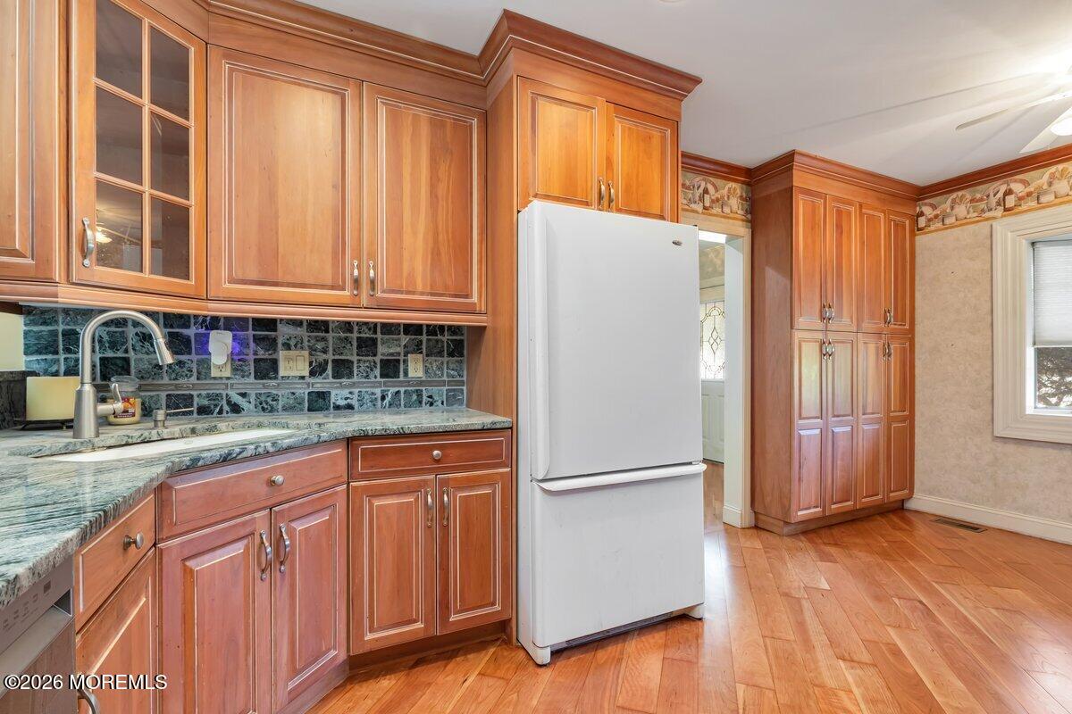 48 Ravine Drive Matawan, NJ 07747 - Photo 9 of 31 Kitchen