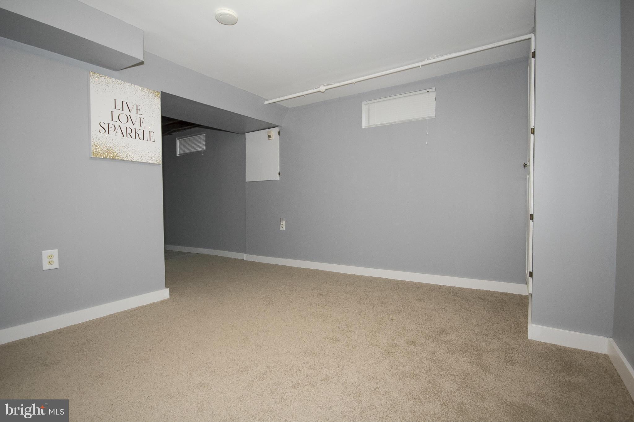 204 West Hilltop Road Baltimore, MD 21225 - Photo 8 of 16 Interior (General)