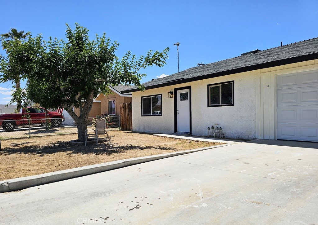 917 South Yorktown Street Ridgecrest, CA 93555 - Photo 2 of 15