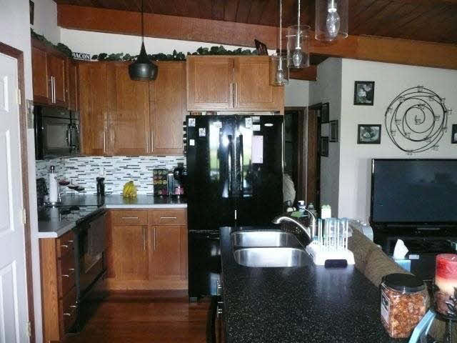 318 South Glover Road River Falls, WI 54022 - Photo 6 of 11 Gallery Image 6
