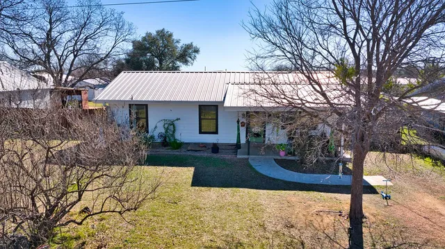 $180,000 | 1209 Loving Street, Mason, TX 76856