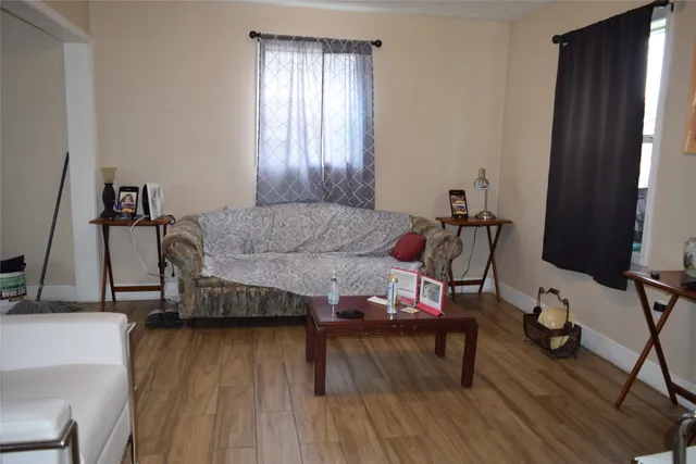 $450,000 | 6941 Avenue L, Houston, TX 77011