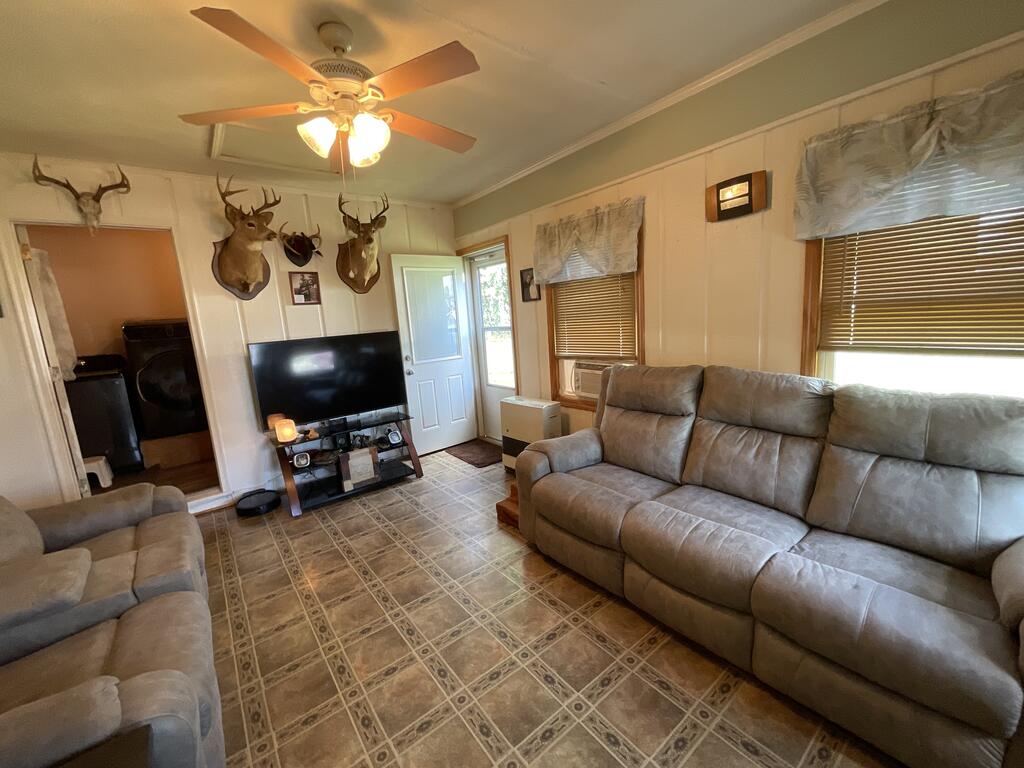 6627 Glade Valley Road Ennice, NC 28623 - Photo 11 of 65 Gallery Image 11
