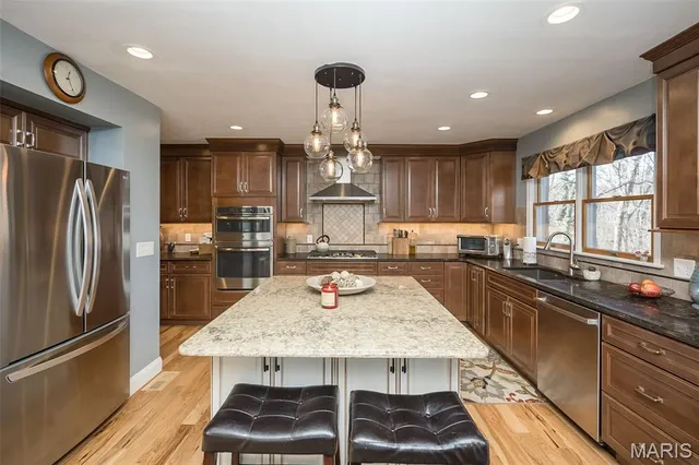 $659,900 | 14245 Cypress Hill Drive, Chesterfield, MO 63017