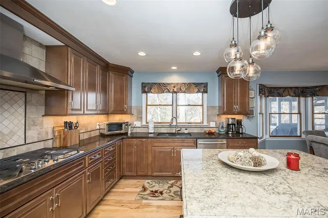 $659,900 | 14245 Cypress Hill Drive, Chesterfield, MO 63017