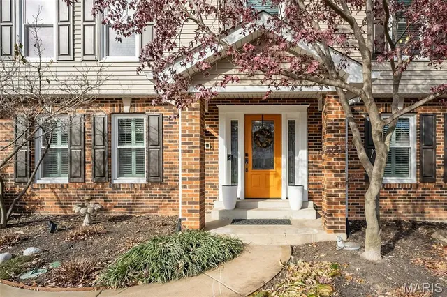 $659,900 | 14245 Cypress Hill Drive, Chesterfield, MO 63017