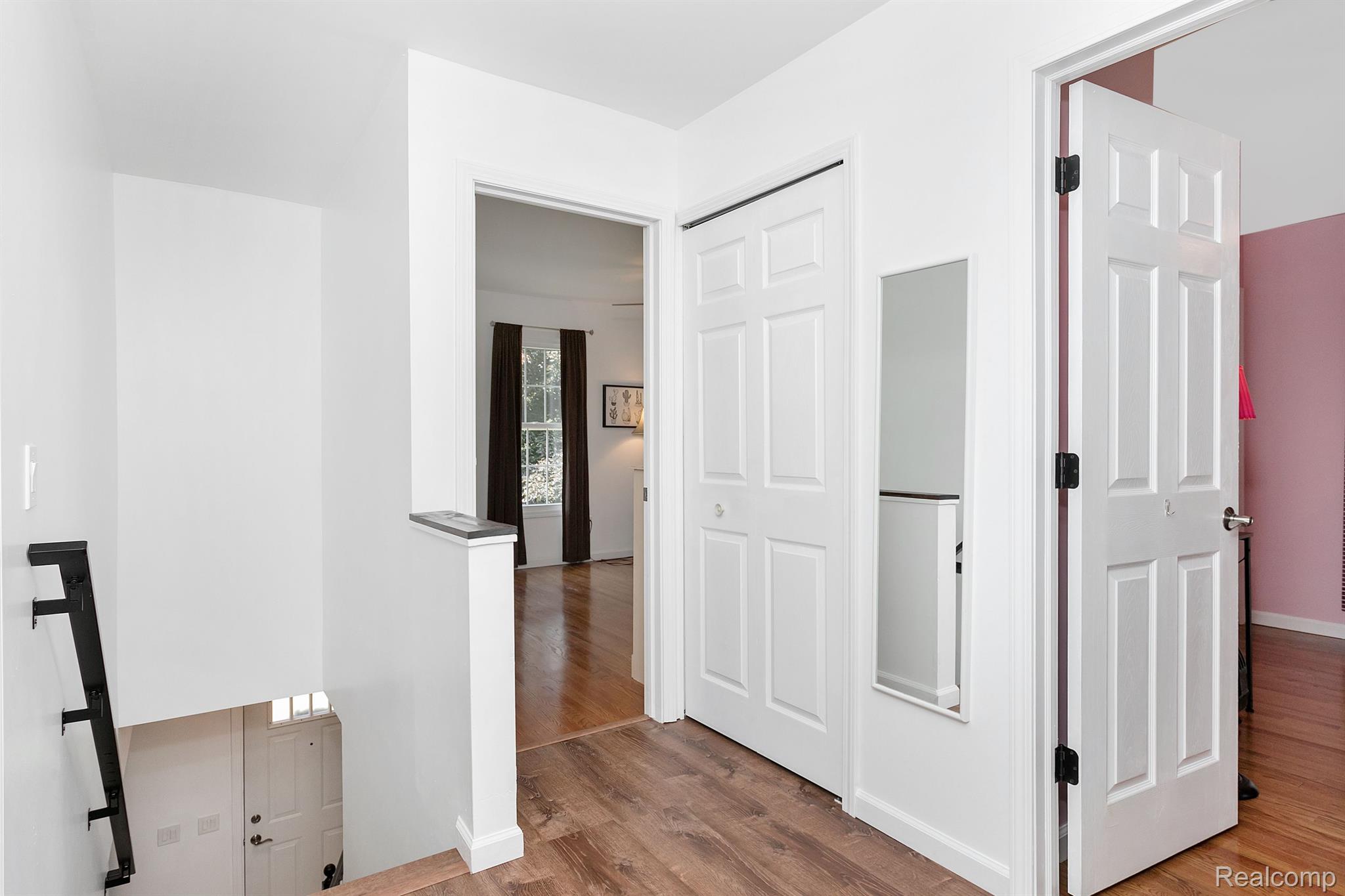 1024 Hayfield Road Rochester, MI 48306 - Photo 17 of 41 2nd floor landing, linen closet