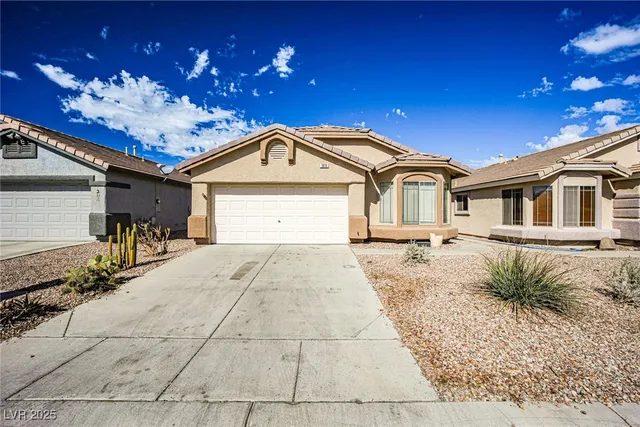 $1,990 | 1070 Canoga Peak Avenue, Las Vegas, NV 89183