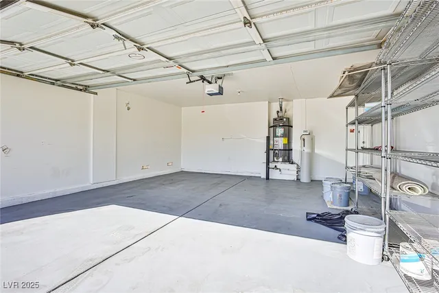 $1,990 | 1070 Canoga Peak Avenue, Las Vegas, NV 89183