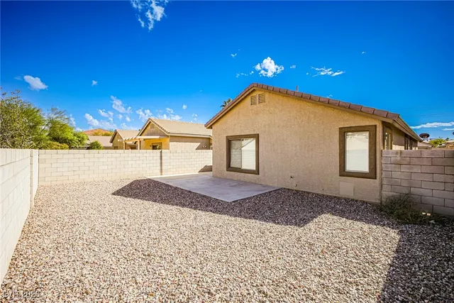 $1,990 | 1070 Canoga Peak Avenue, Las Vegas, NV 89183