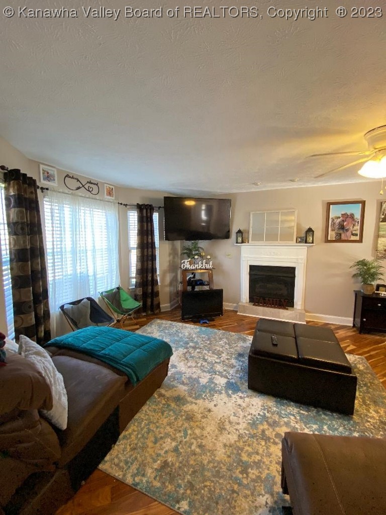 95 Long Street Winfield, WV 25213 - Photo 2 of 15 Gallery Image 2
