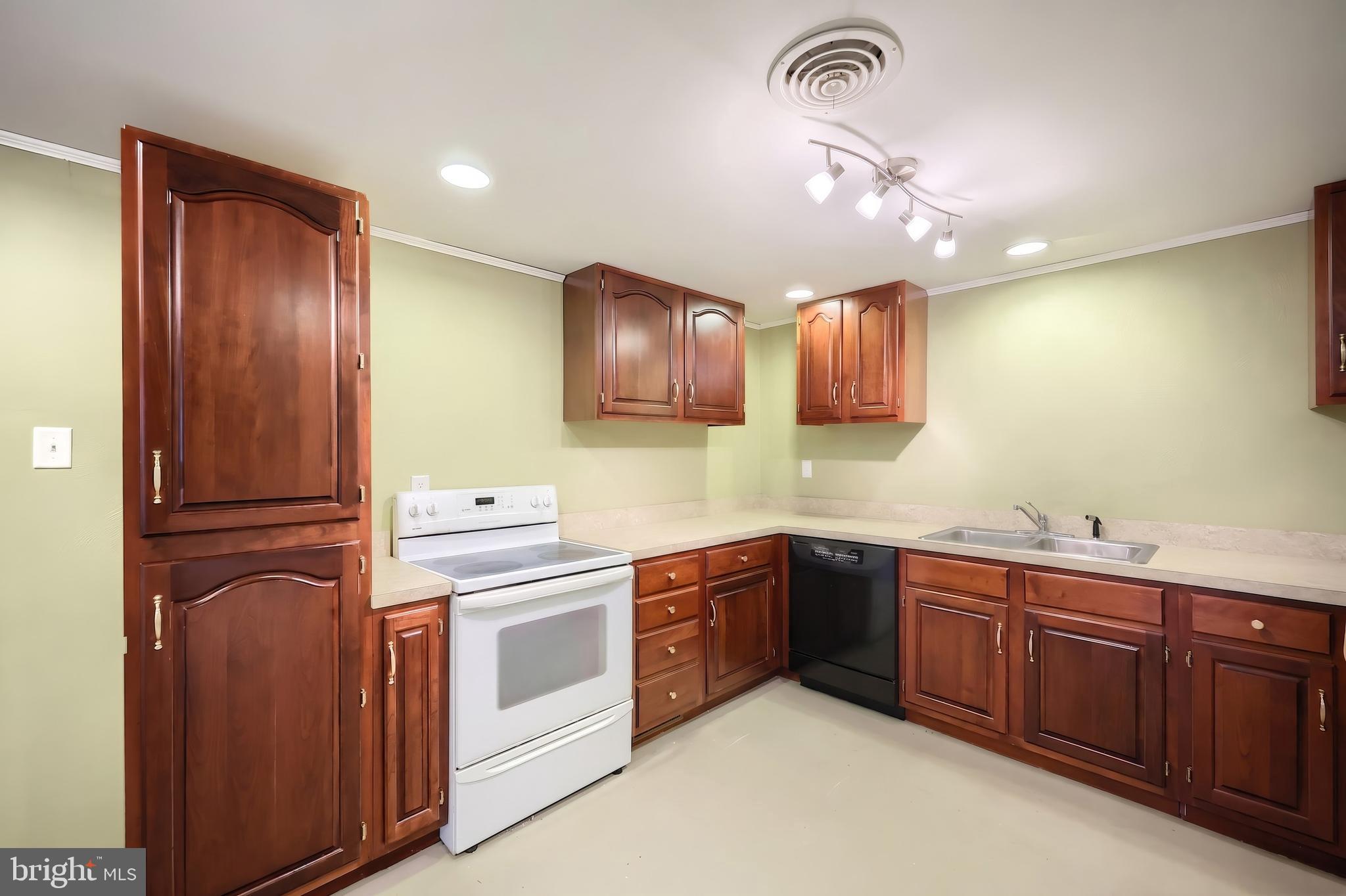 2850 Iron Stone Hill Road York, PA 17403 - Photo 43 of 61 Basement kitchen