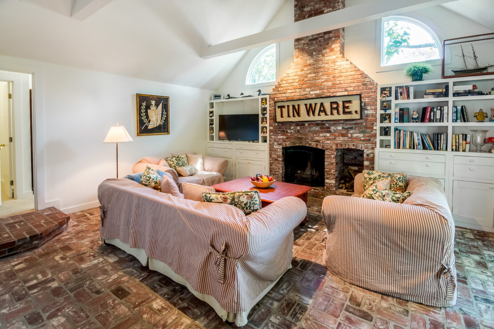 87 Peases Point Way Edgartown, MA 02539 - Photo 11 of 21 Gallery Image 11