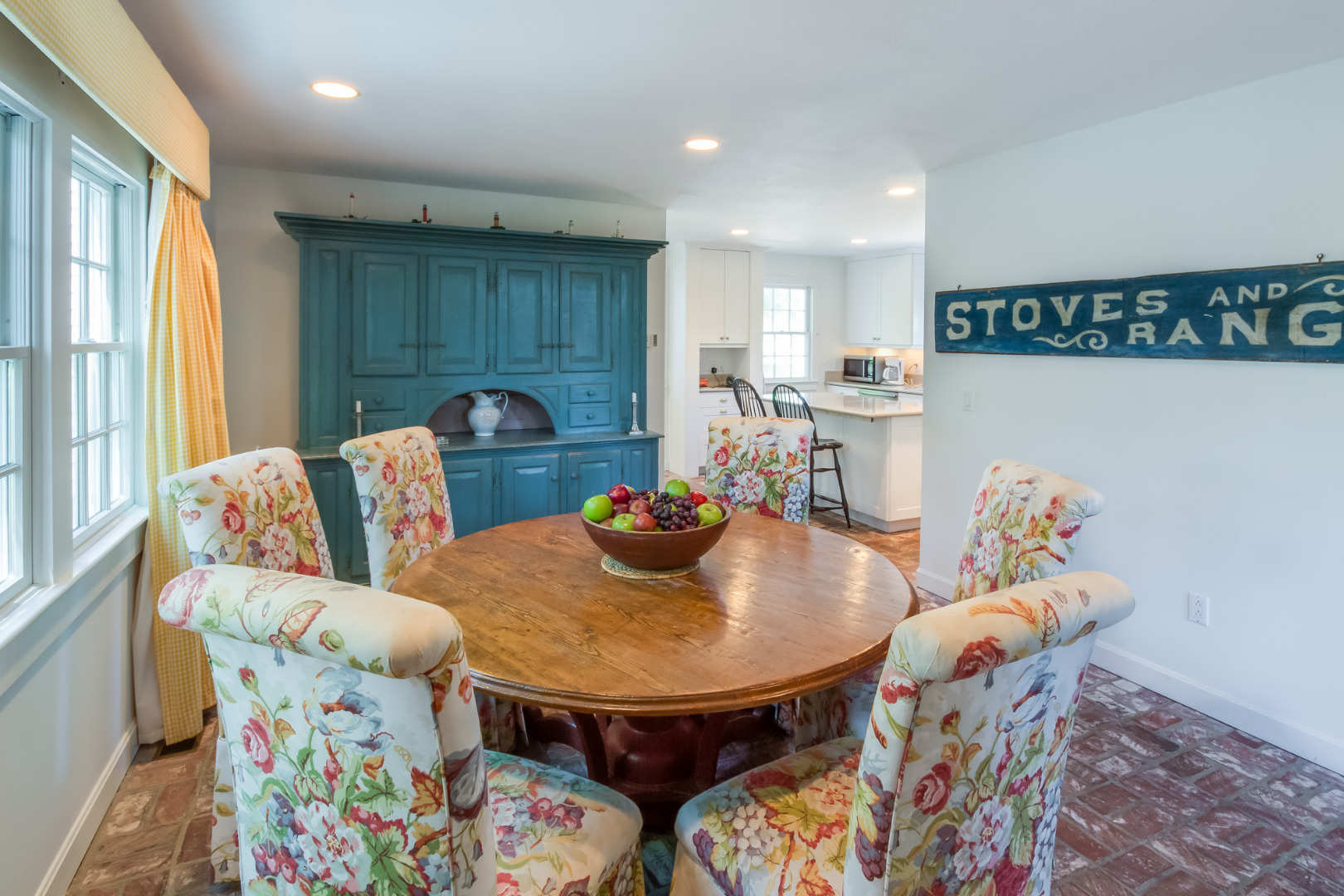 87 Peases Point Way Edgartown, MA 02539 - Photo 9 of 21 Gallery Image 9