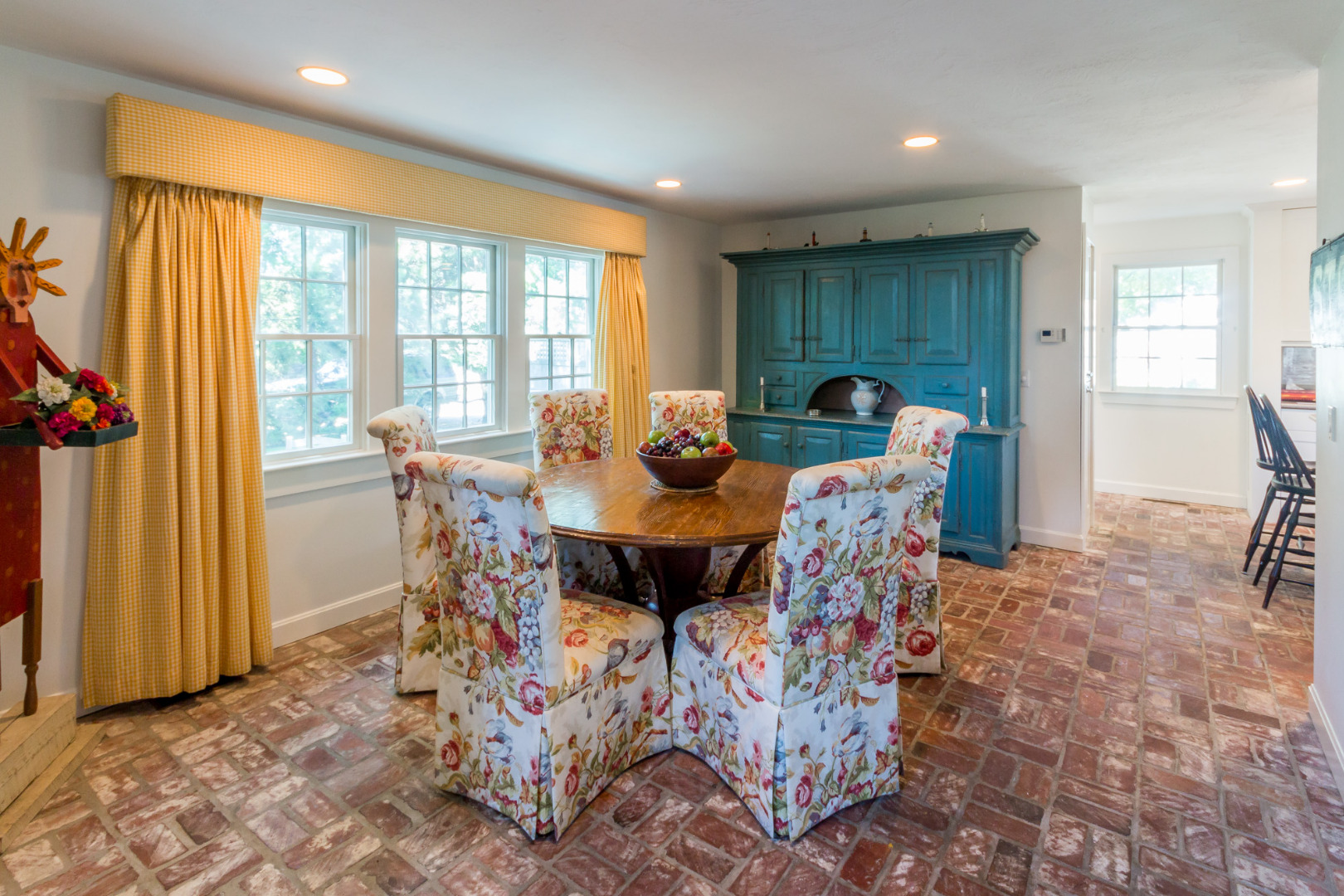 87 Peases Point Way Edgartown, MA 02539 - Photo 10 of 21 Gallery Image 10