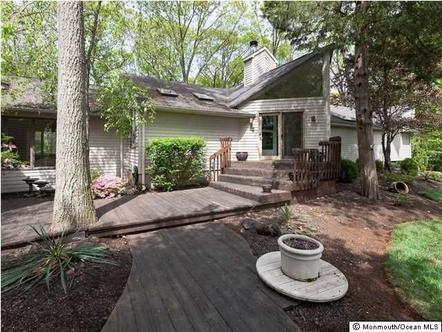 7 Old Farm Road Colts Neck, NJ 07722 - Photo 1 of 22 Primary Photo
