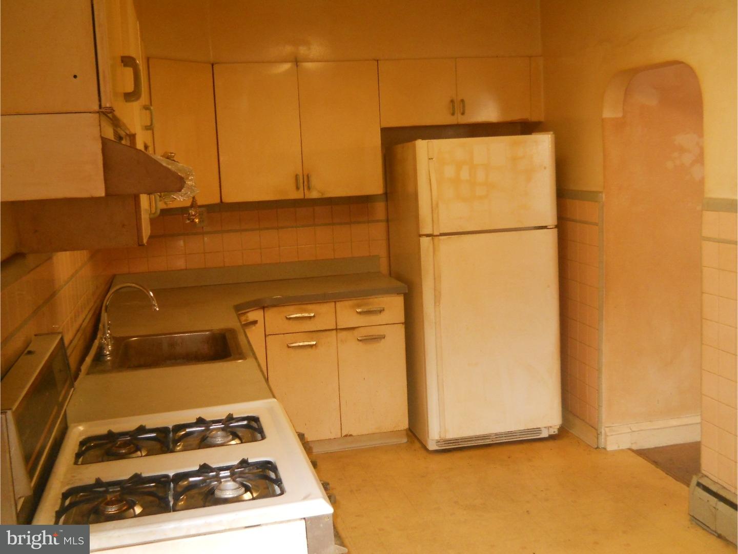 133 Kent Road Upper Darby, PA 19082 - Photo 4 of 15