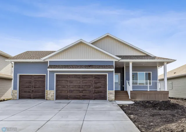 $479,900 | 5851 11th Street West, West Fargo, ND 58078