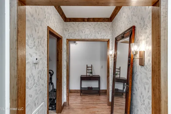 $2,700 | 1998 Highway 16, Carthage, MS 39051