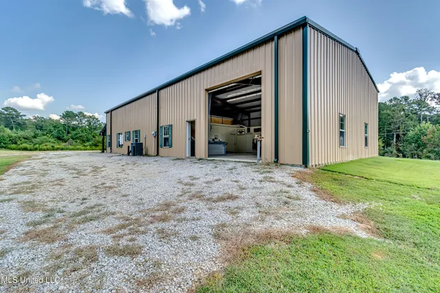 $2,700 | 1998 Highway 16, Carthage, MS 39051