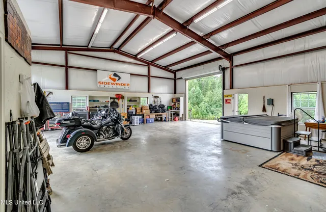 $2,700 | 1998 Highway 16, Carthage, MS 39051