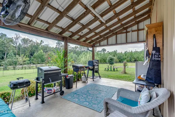 $2,700 | 1998 Highway 16, Carthage, MS 39051