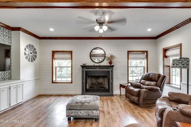 $2,700 | 1998 Highway 16, Carthage, MS 39051