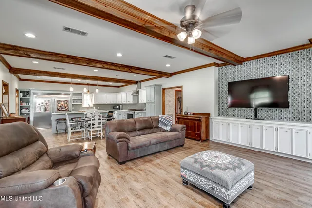 $2,700 | 1998 Highway 16, Carthage, MS 39051