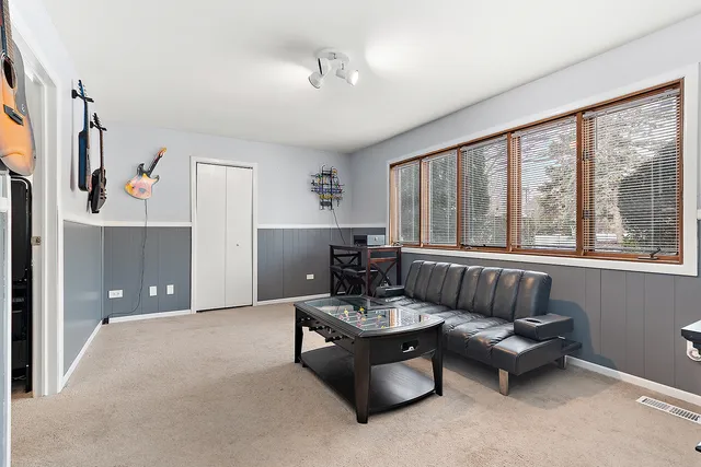 $264,000 | 17565 Windsor Parkway, Tinley Park, IL 60487