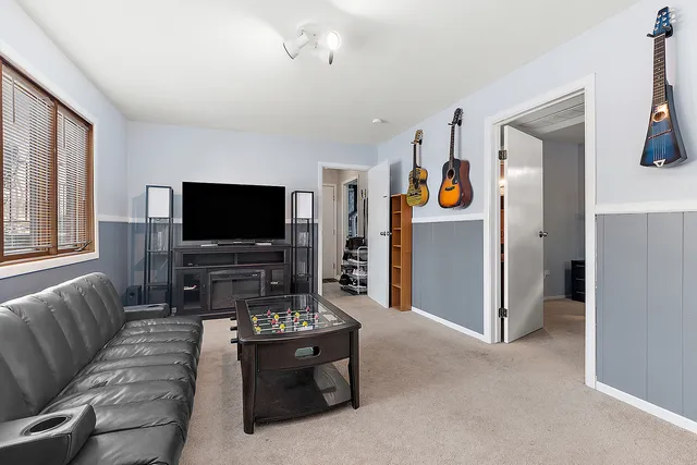 $264,000 | 17565 Windsor Parkway, Tinley Park, IL 60487