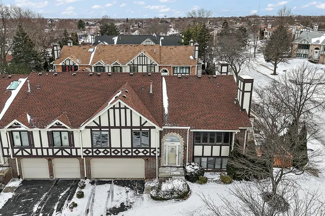$264,000 | 17565 Windsor Parkway, Tinley Park, IL 60487