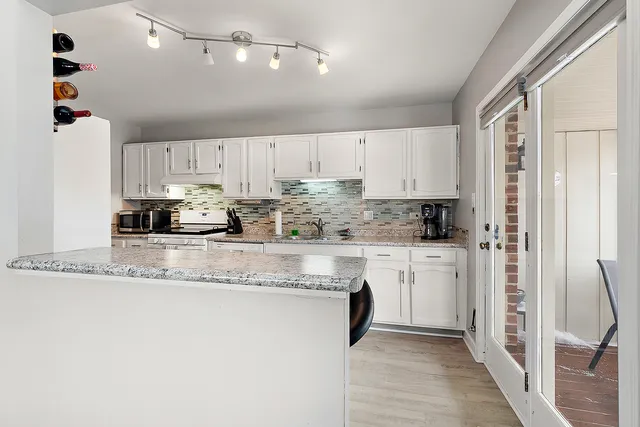 $264,000 | 17565 Windsor Parkway, Tinley Park, IL 60487