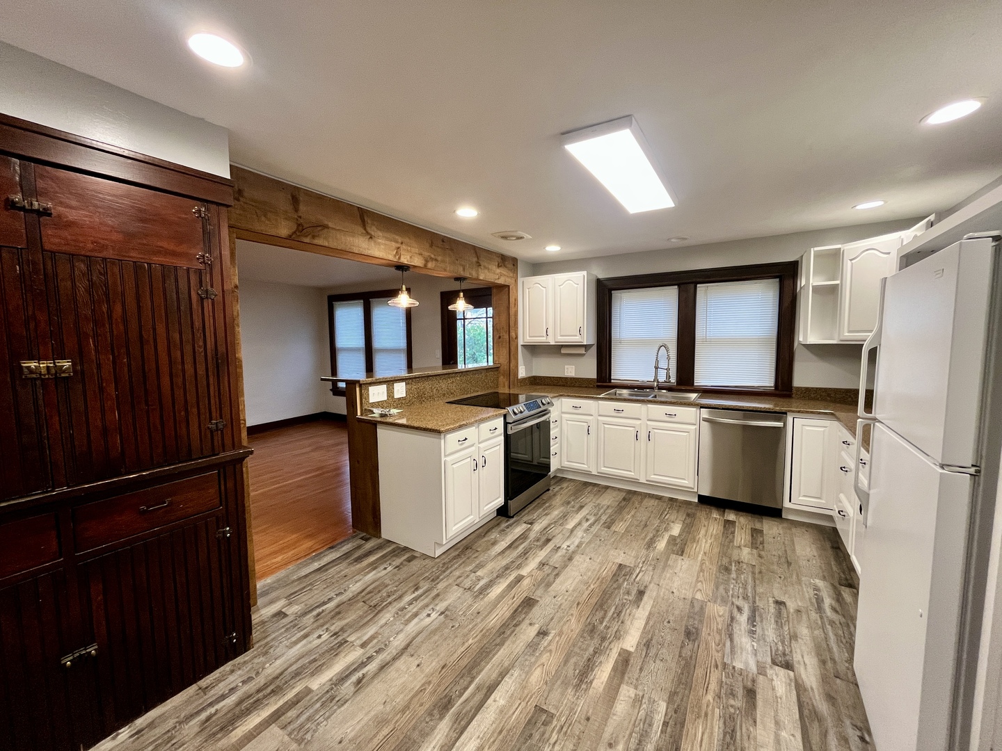 41W654 Main Street Road Elburn, IL 60119 - Photo 3 of 17