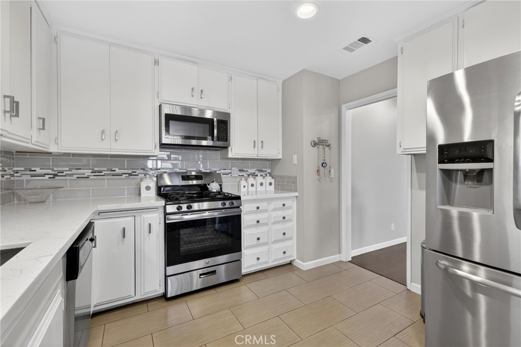 26258 Birkdale Road Menifee, CA 92586 - Photo 13 of 44