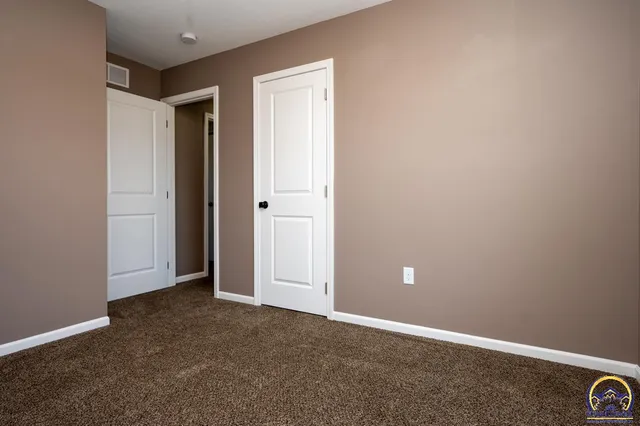 $307,500 | 411 Turkey Run Circle, Oskaloosa, KS 66066