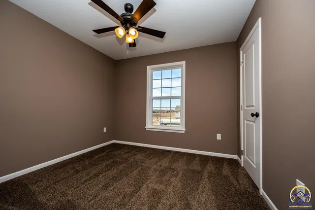 $307,500 | 411 Turkey Run Circle, Oskaloosa, KS 66066