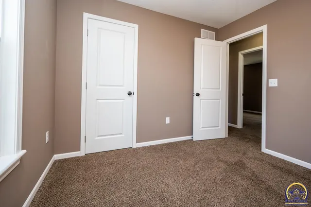 $307,500 | 411 Turkey Run Circle, Oskaloosa, KS 66066