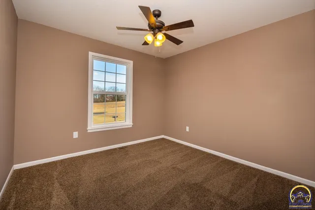 $307,500 | 411 Turkey Run Circle, Oskaloosa, KS 66066