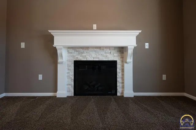 $307,500 | 411 Turkey Run Circle, Oskaloosa, KS 66066